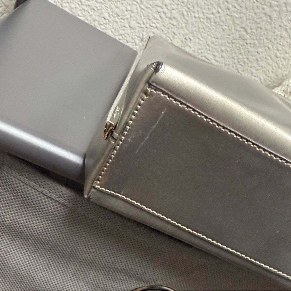 EUC AUTHENTIC VINTAGE SALVATORE FERRAGAMO METALLIC GREY/SILVER - Picture 9 of 11